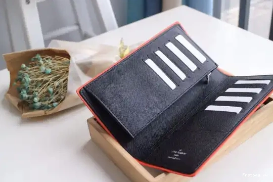 First bag ru Louis Vuitton Wallet Brazza 0528